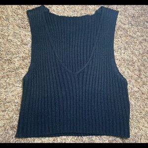 Black cropped tank top